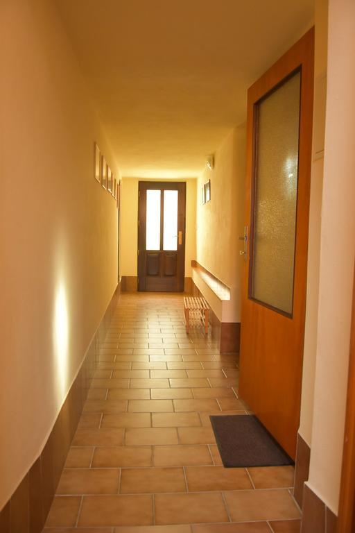 Za Kaplicku Pension Hovorany Buitenkant foto