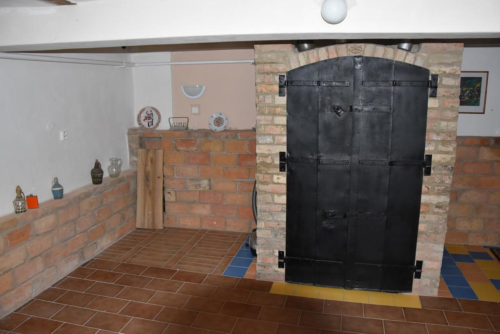 Za Kaplicku Pension Hovorany Buitenkant foto